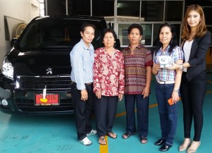 คุณเสาวลักษณ์ ออกเปอโยต์เอ็กเปิร์ต